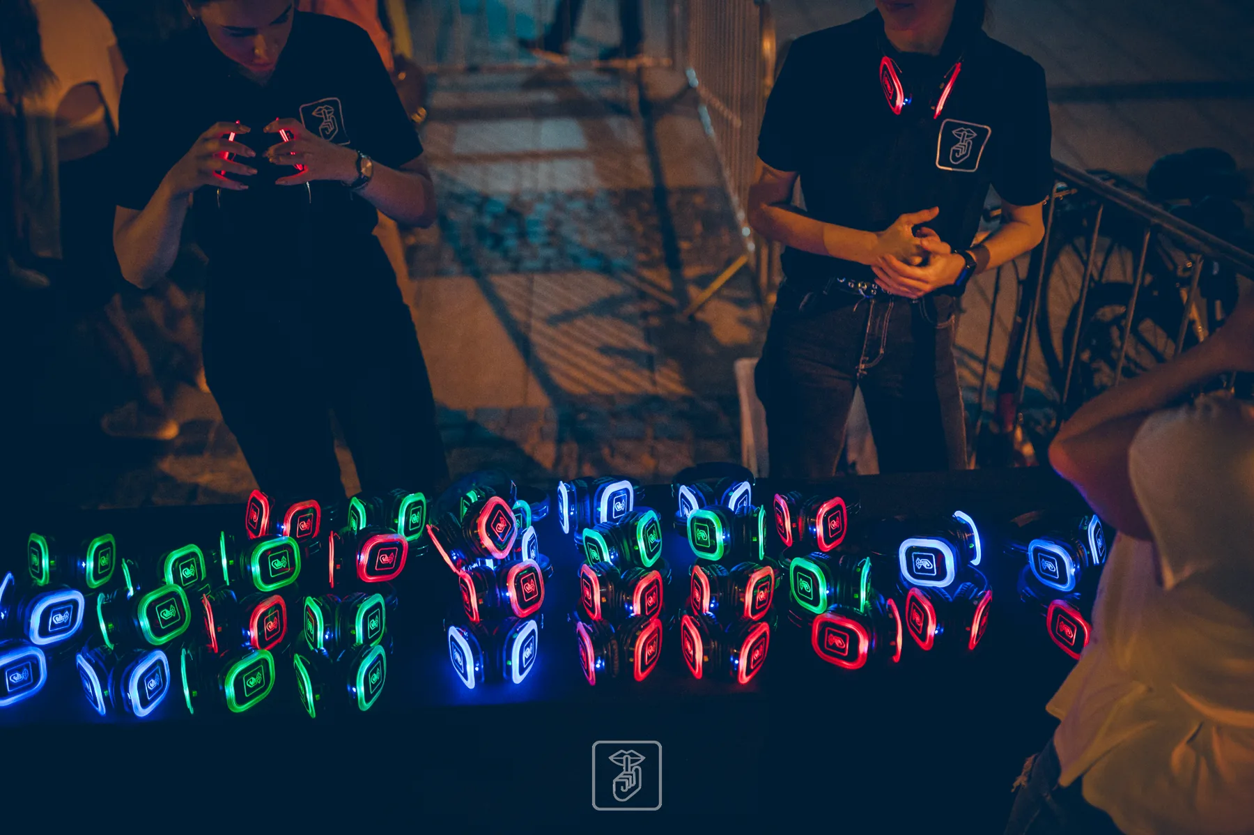 Zestaw słuchawek silent disco na wynajem